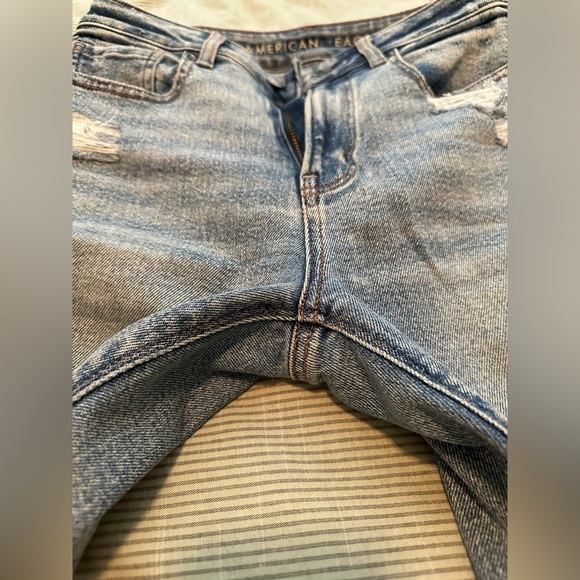 American Eagle High-Waisted Mom Jeans - Picture 5 of 12